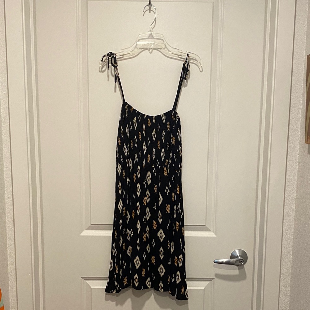 Forever 21 Black and White Patterned Midi Dress